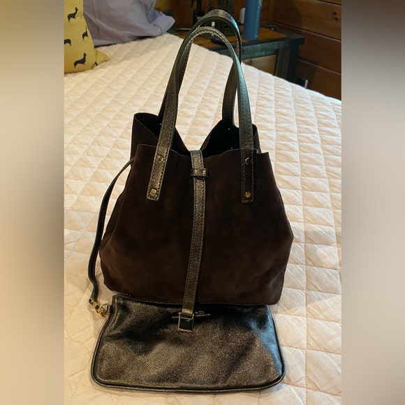 Tiffany & Co.Chocolate Brown Leather (Reversible) Shoulder. Preowned. Beautiful - Picture 3 of 15